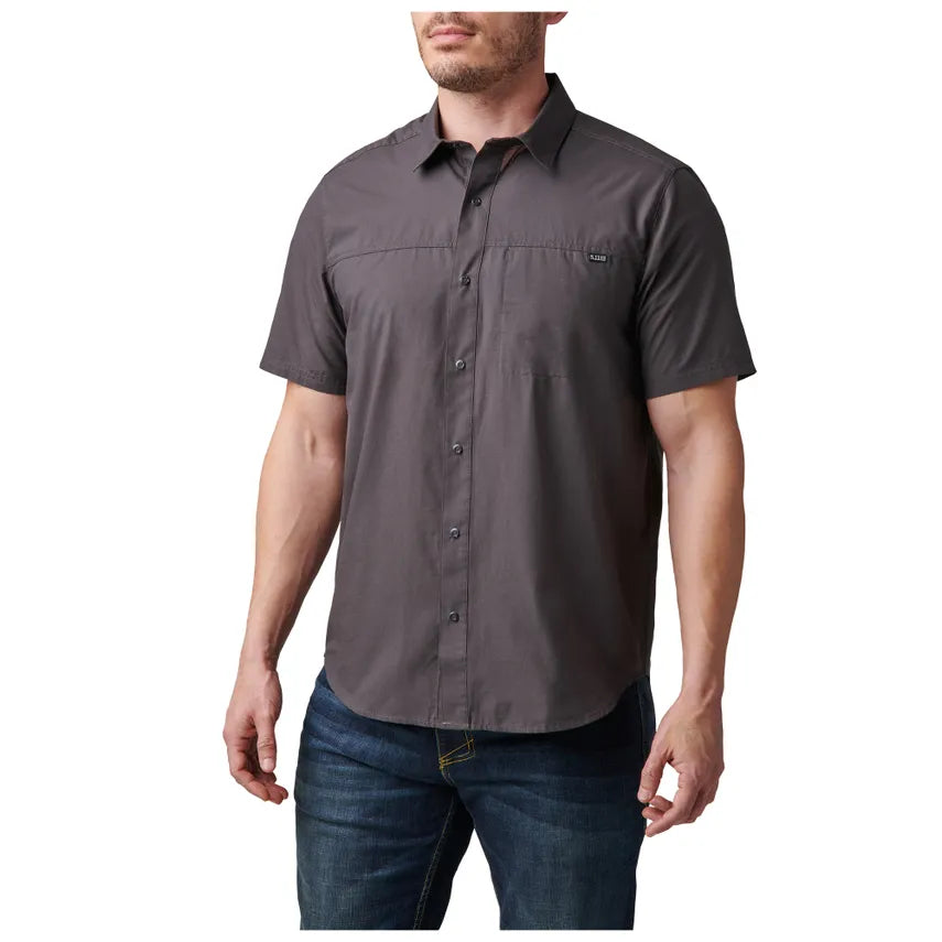 GRILL MASTER APRON + Gunther Short Sleeve Shirt